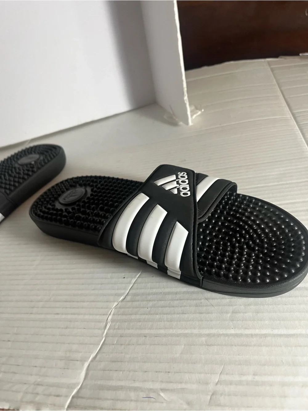 adidas slides size